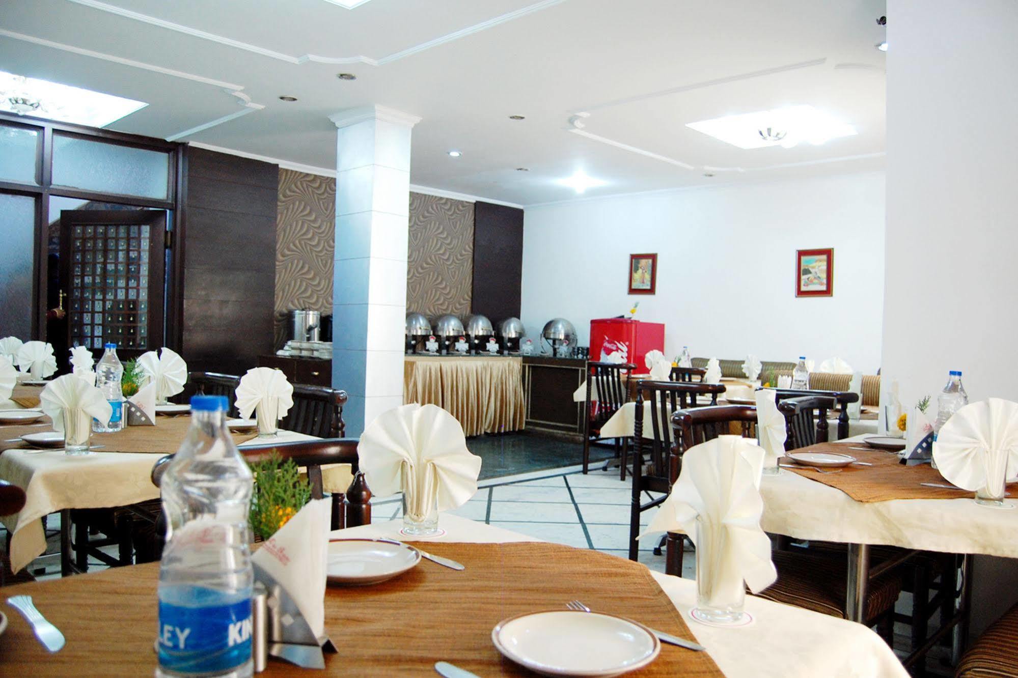 Hotel Angel'S Inn Manāli Екстериор снимка