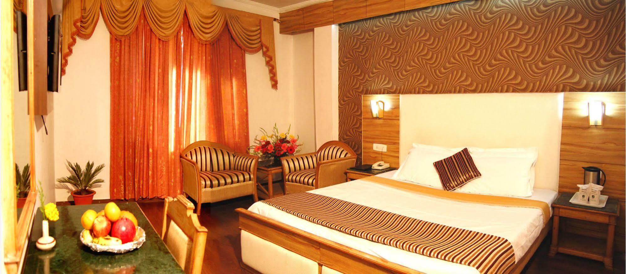 Hotel Angel'S Inn Manāli Екстериор снимка